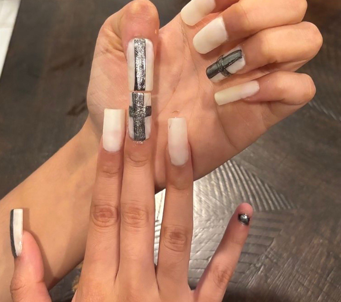 Long Square Full Cover Artificial Nails, Black White Silver Glitter, Finger
