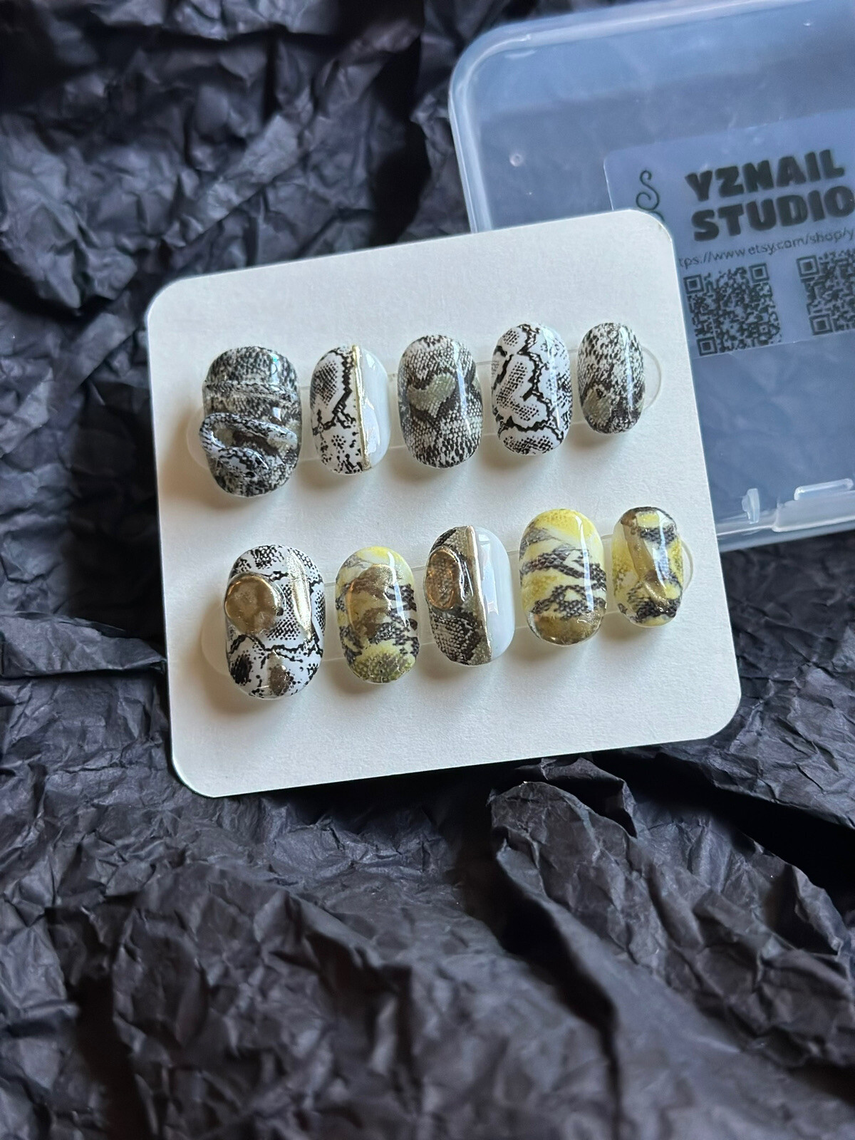 🔥CUSTOM Cool snake pattern 3D Handmade Gel short nails，Press On size：M
