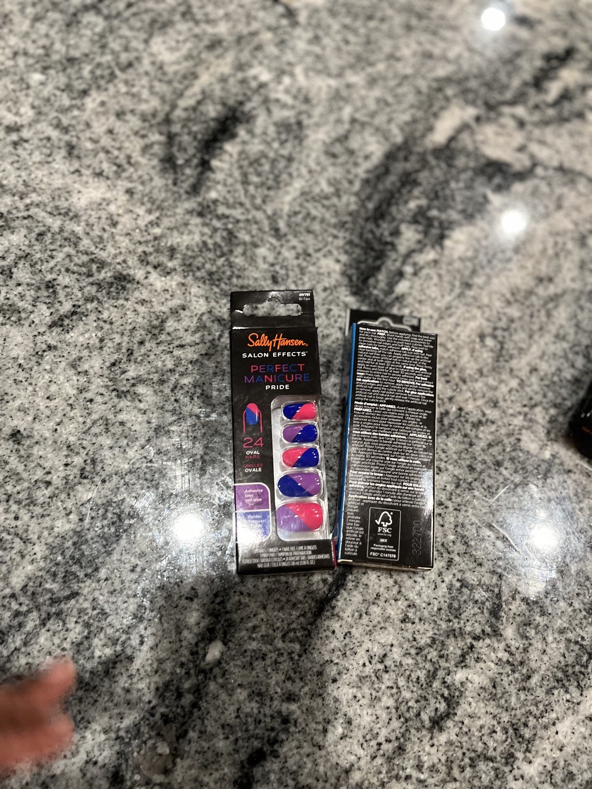 Sally Hansen Perfect Manicure Pride 24 Oval Nails Press on Set of 8