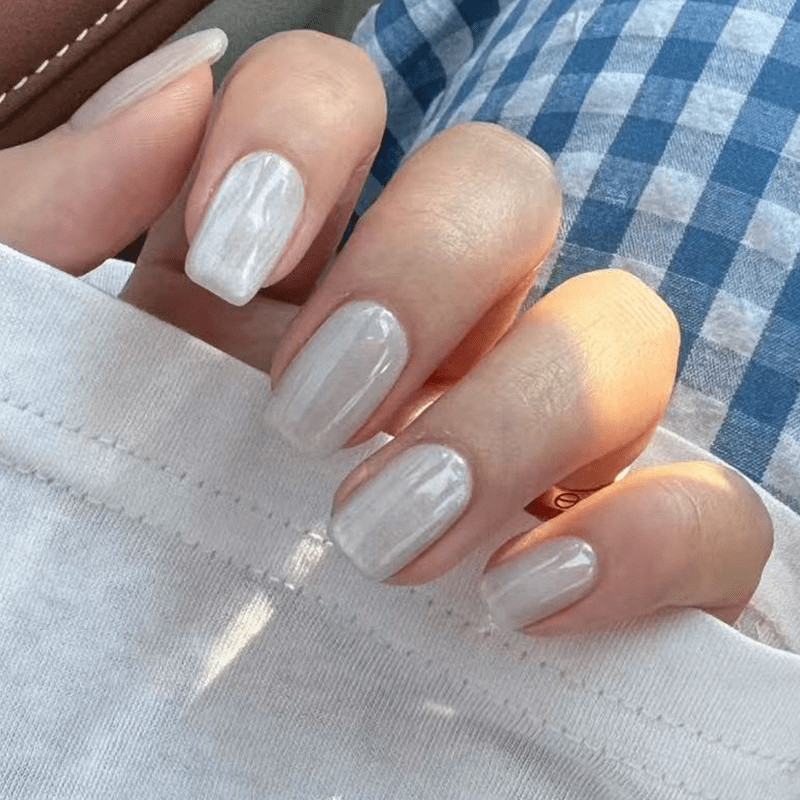 60pcs Short Square Press on Nails, Milky White Crystal Cat Eye Trendy Nailsv