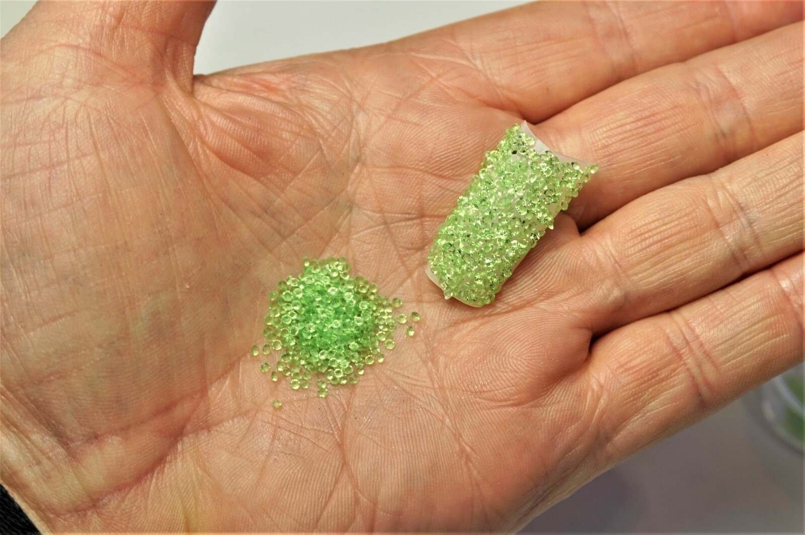 PREMIUM GREEN CRYSTALS FOR NAILS 1000 Pixiecrystals Nail Art Small Gift