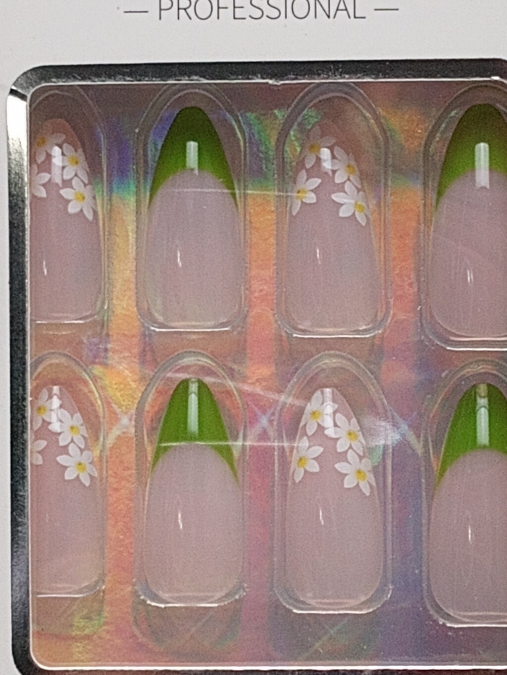 Nivyco Medium Almond Press on Nails Green, White and Yellow Daisy Flowers