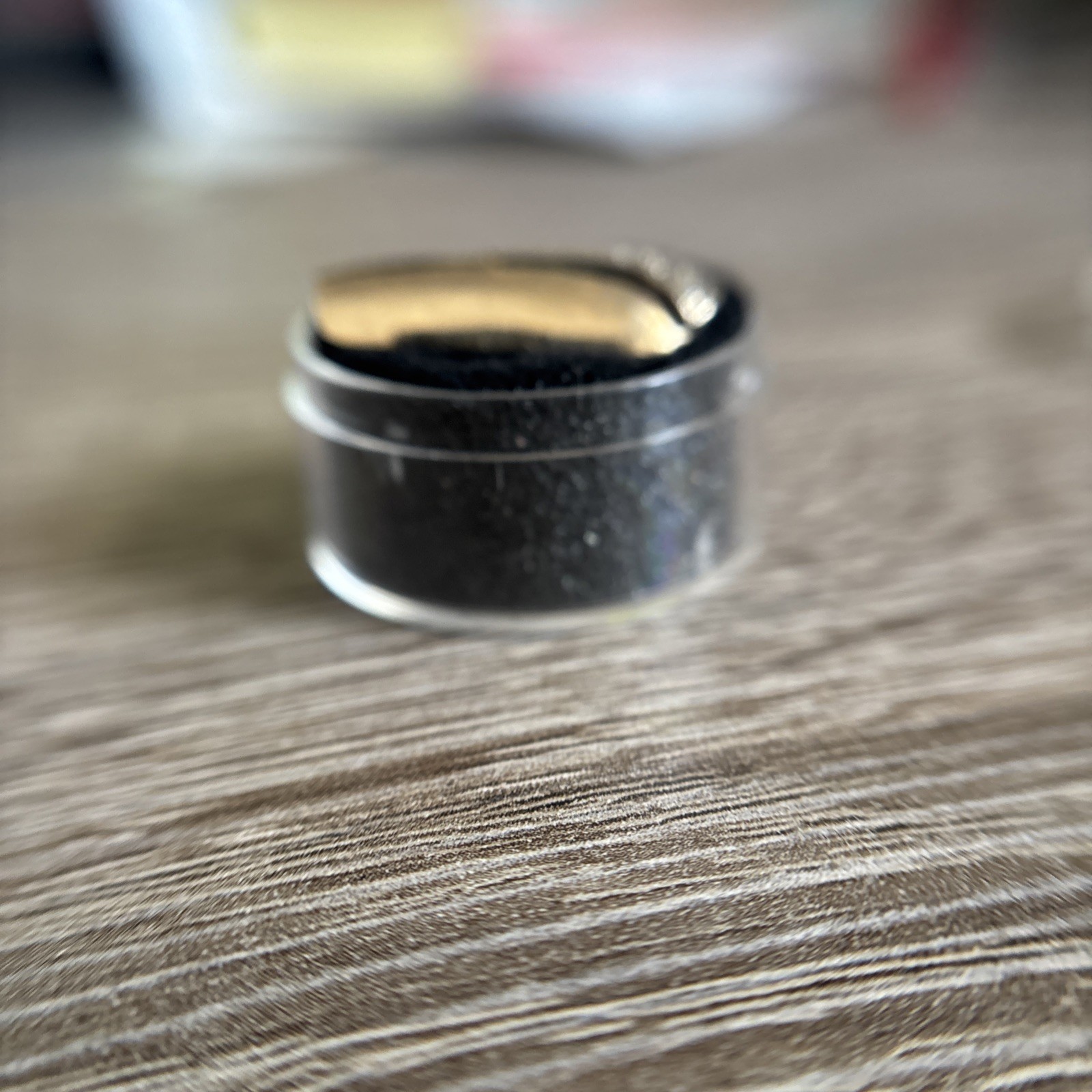 Vintage 1980s 14K Gold Fingernail with 8 – .02 Diamonds – NEW