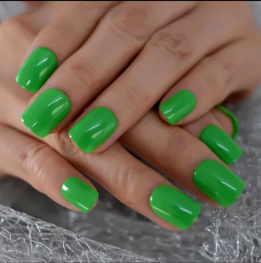 24 Short Press on Nails kit w glue green gel square squoval