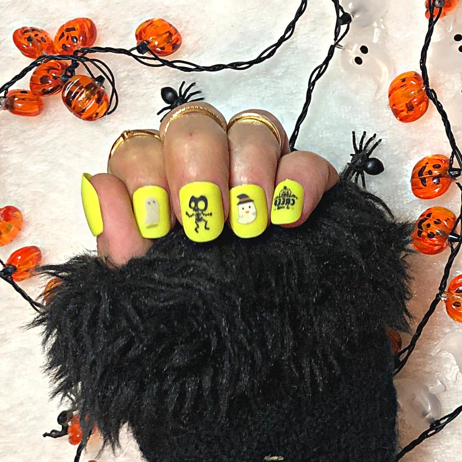 Halloween Nails, Bright Yellow -Press on nail set- Size 0-8, Short Square
