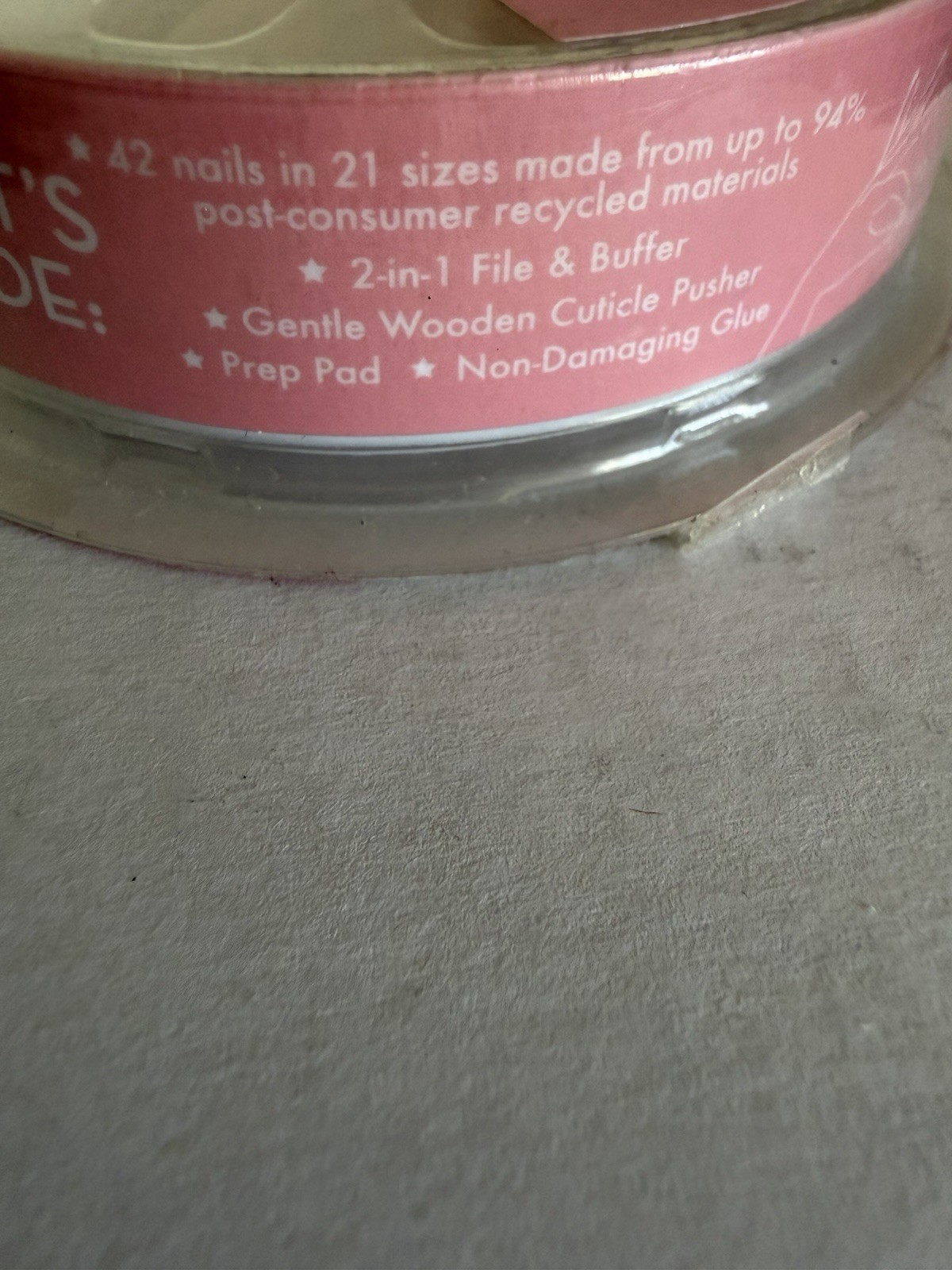 Press On Nails – Olive & June Instant Mani Oval Medium Pink Goldfish