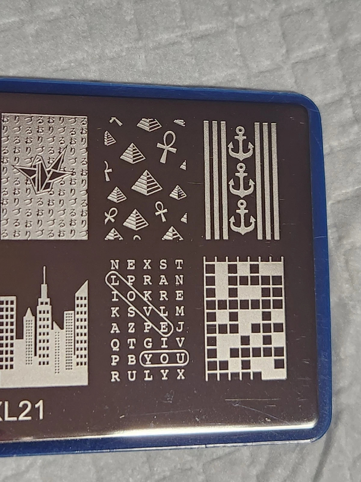 Bundle Monster BM-XL21 Nail Stamping Plate Grads & Games