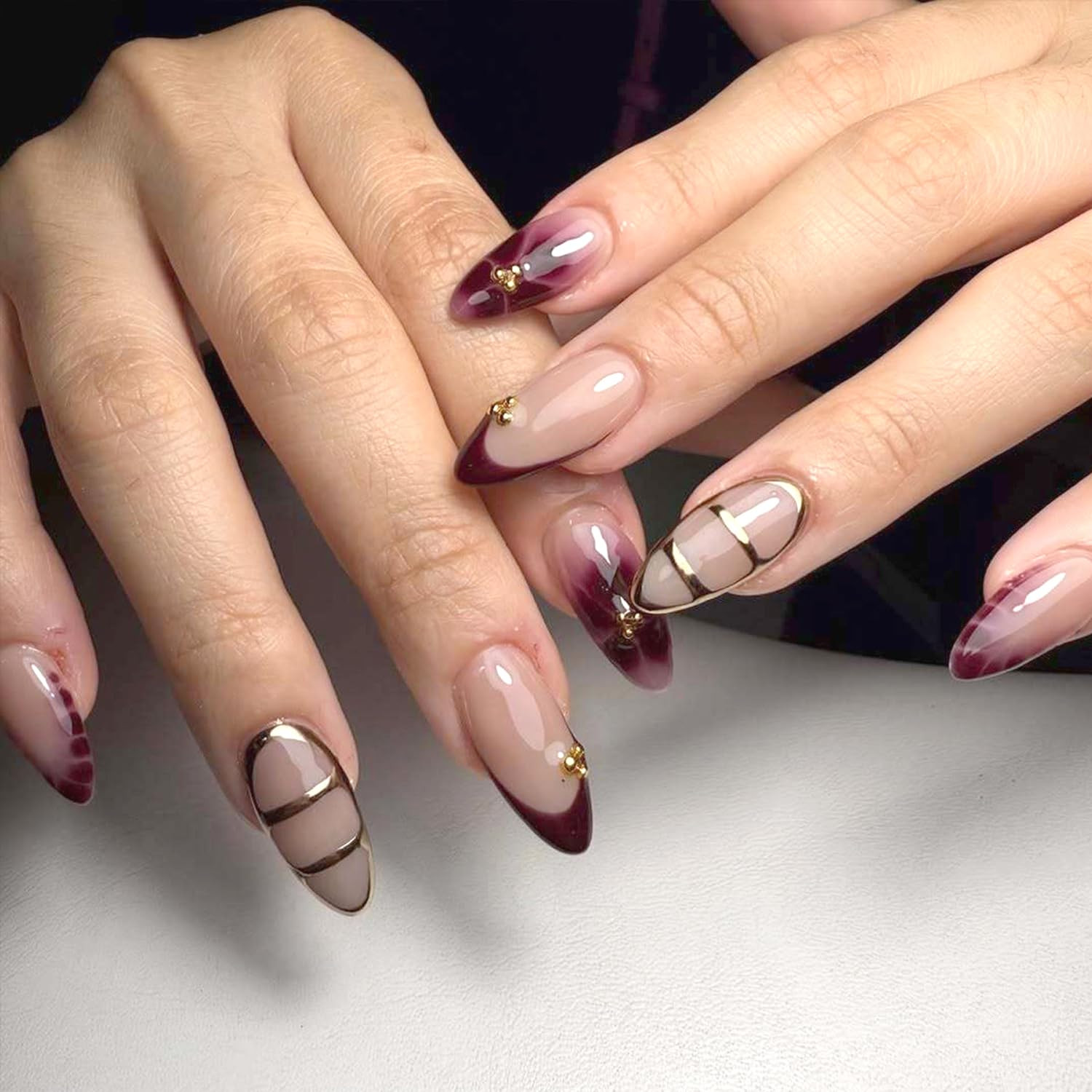 24Pcs Purple Flower Press on Nails Medium Length Almond Fake Nails Cute Flower F