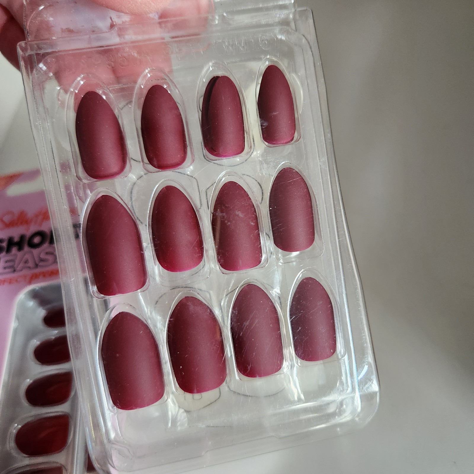 Sally Hansen Perfect Press-on Nails Burgundy Red Short / Medium 1 New +1 Used