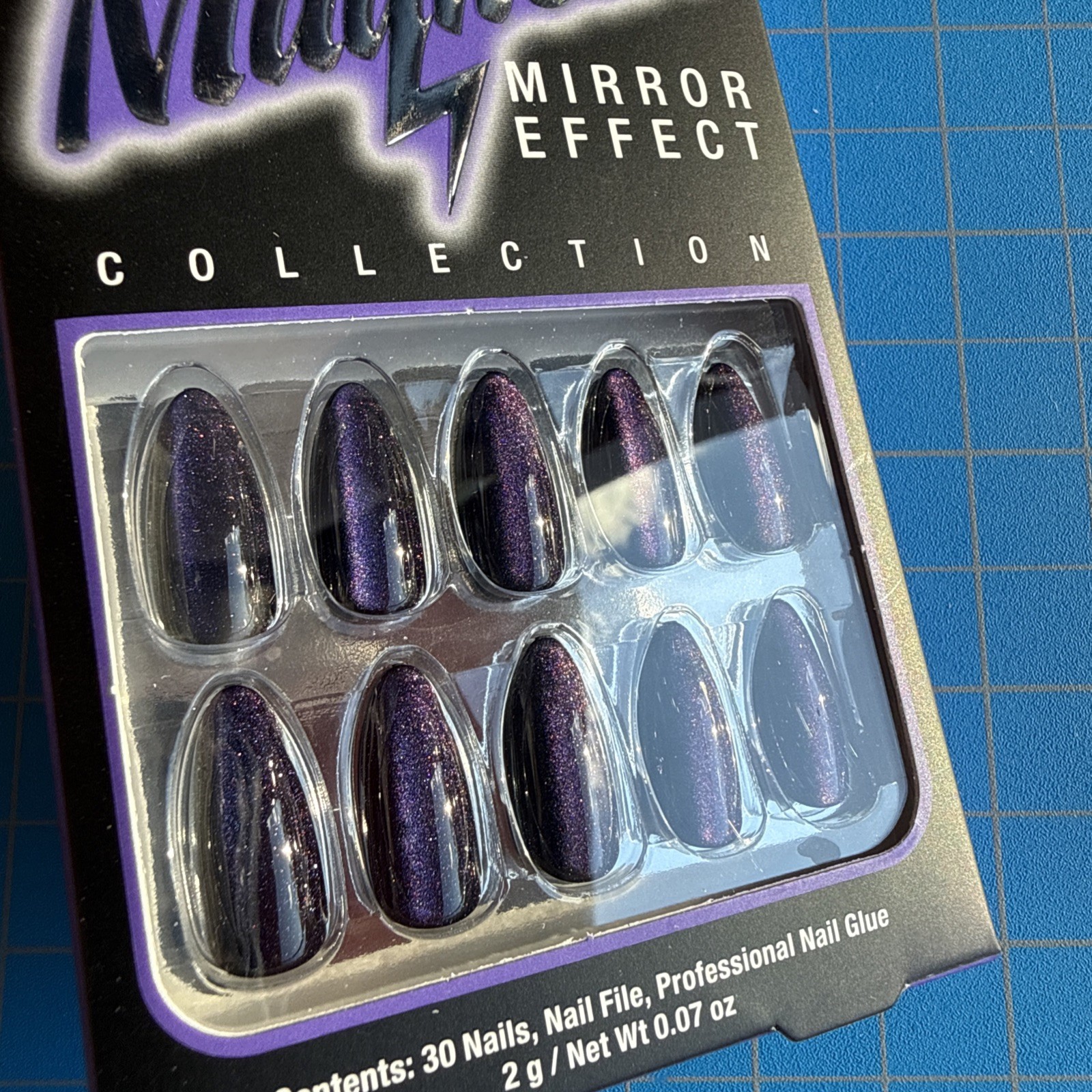 Salon Perfect Magnetic Mirror Effect Glue-on Nail Set, Qty 30, Magnetic Blue