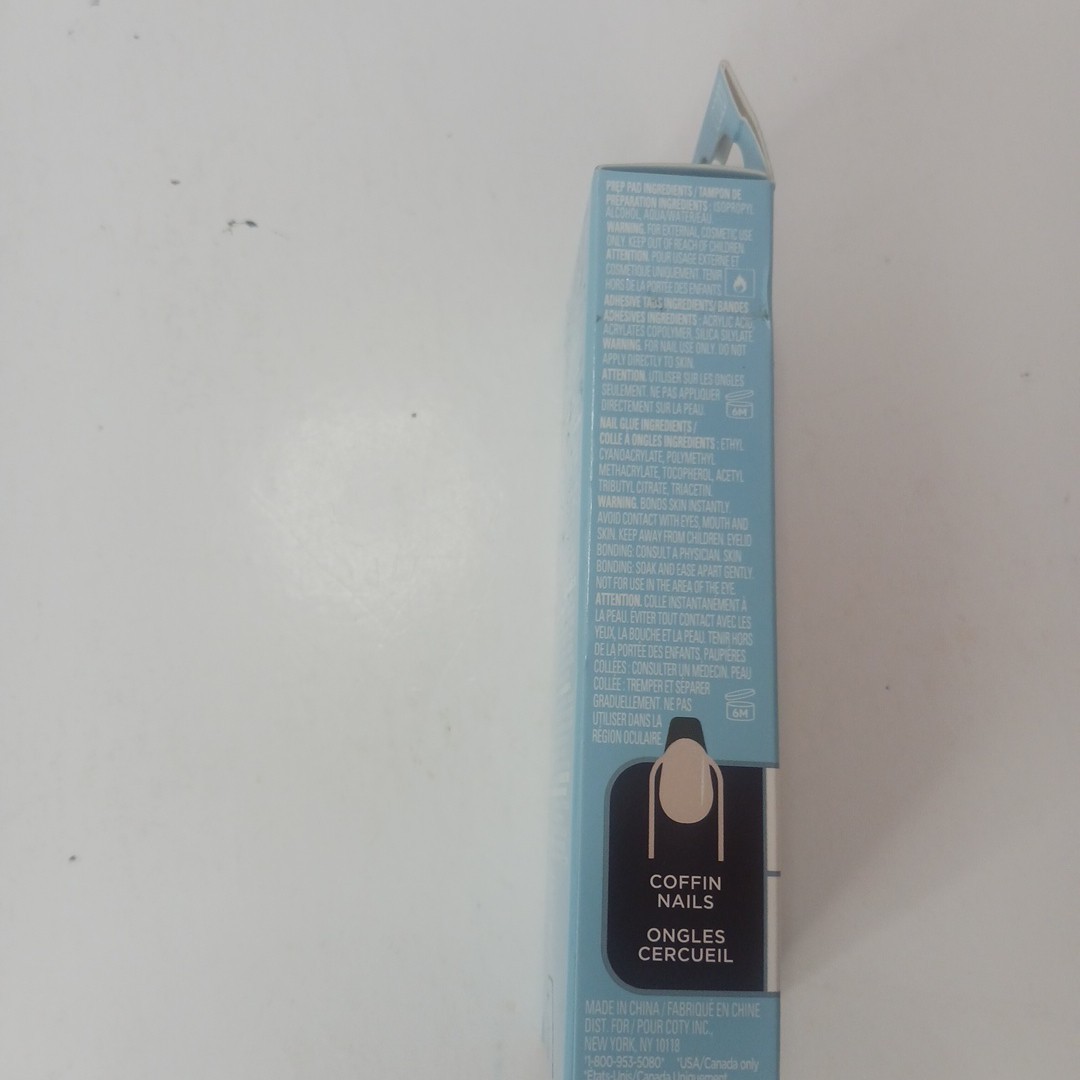 Sally Hansen Salon Effects Perfect Manicure x Hershey’s Kisses – Sweet Like