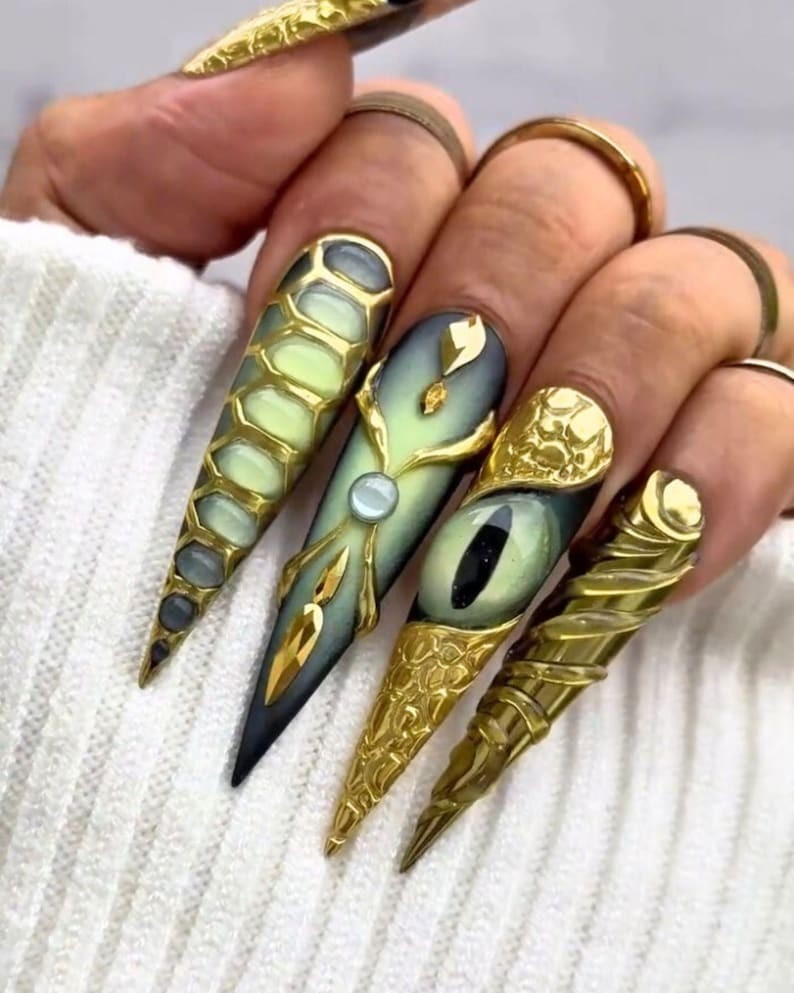 Dragon Eye Gold Snake Scale Press On Nails Gothic Cosplay Halloween Fake Nails