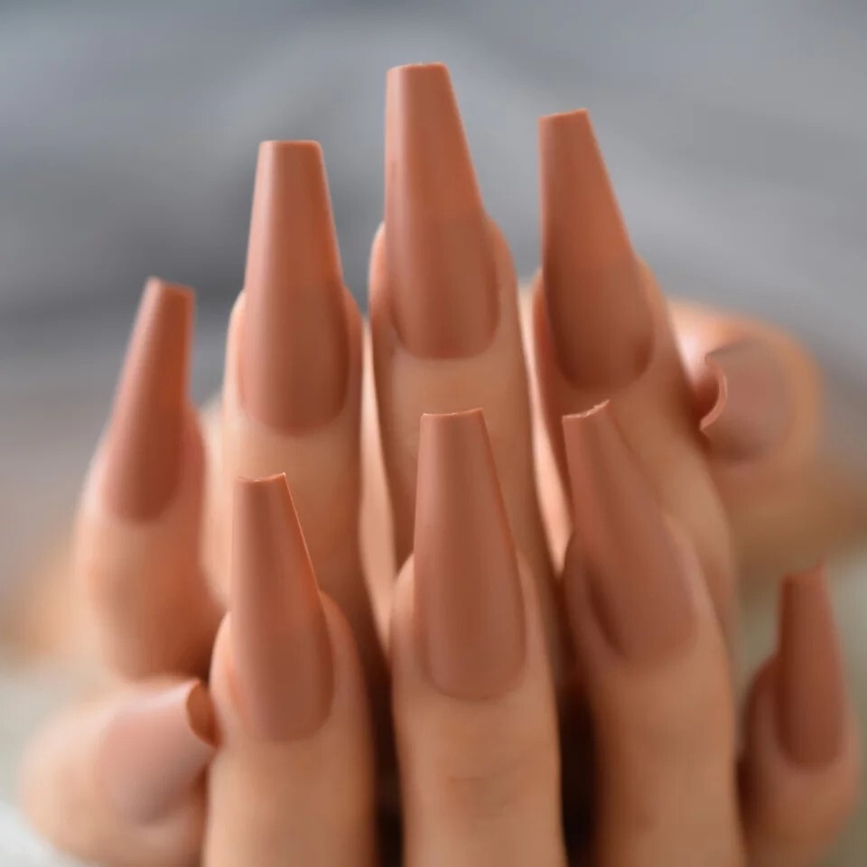 24 Kim K Nude Press on nails kit glue tan sedona clay neutral straight coffin