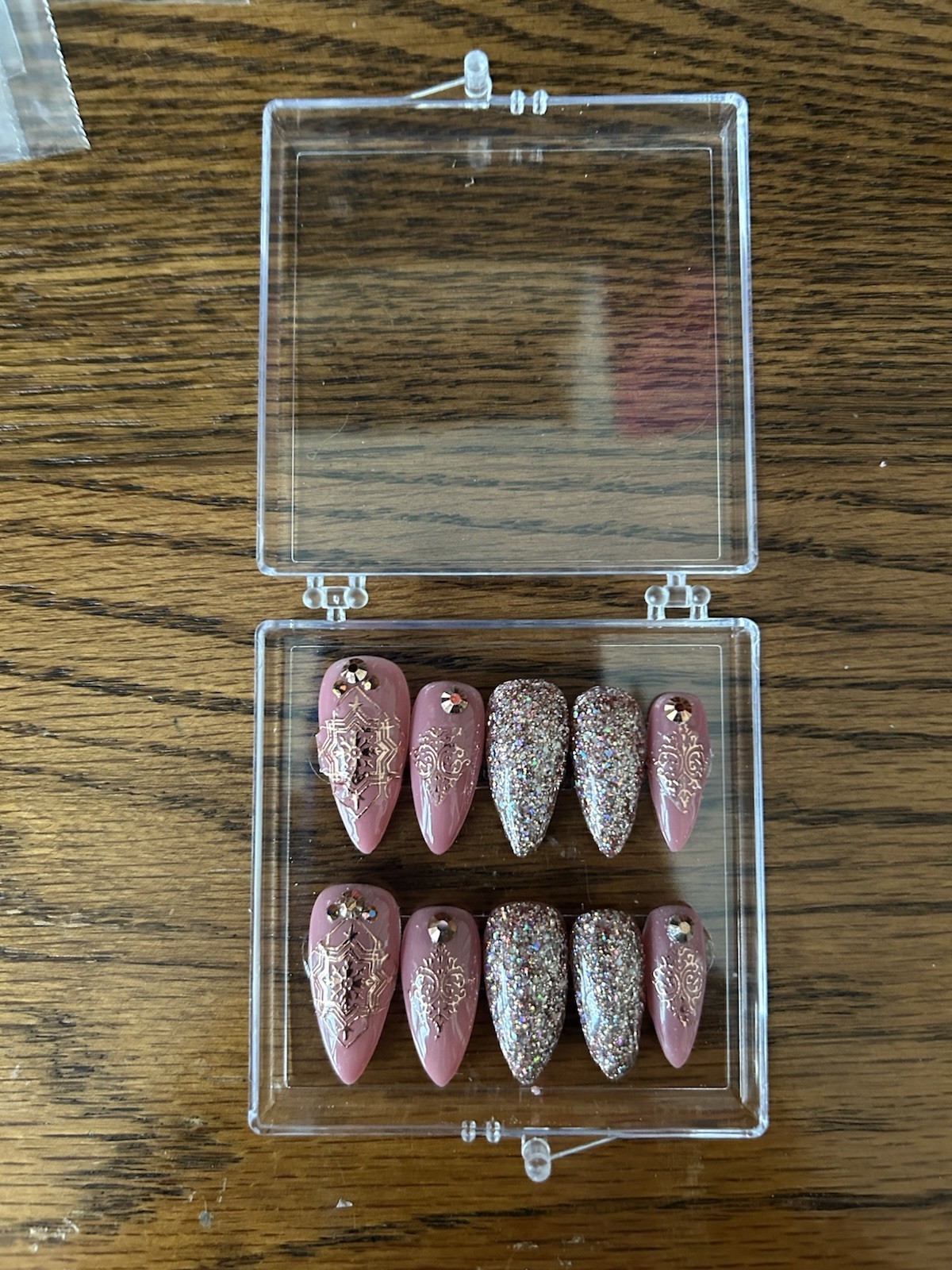 Z NAILZ! Handmade M Stiletto Flesh Tone/glitter Press On Nails