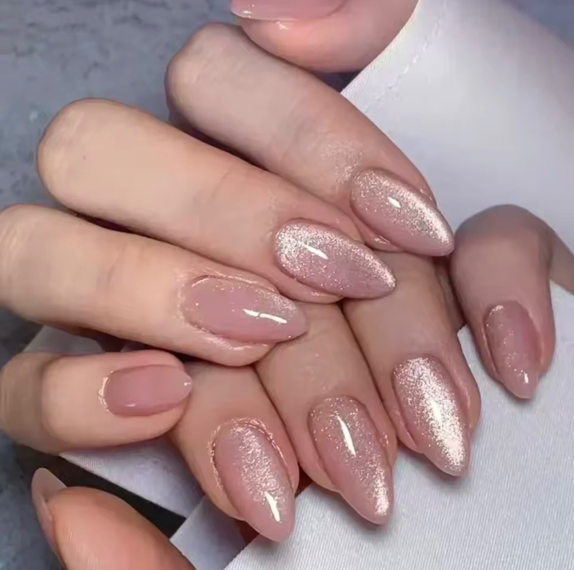 Medium Almond Nude Pink Press On Nails Glossy Shimmer False Nails 24PCS