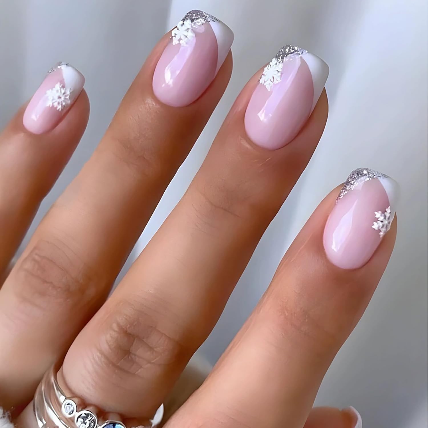 Christmas Press on Nails Medium Square Fake Nail with White Snowflake Designs…