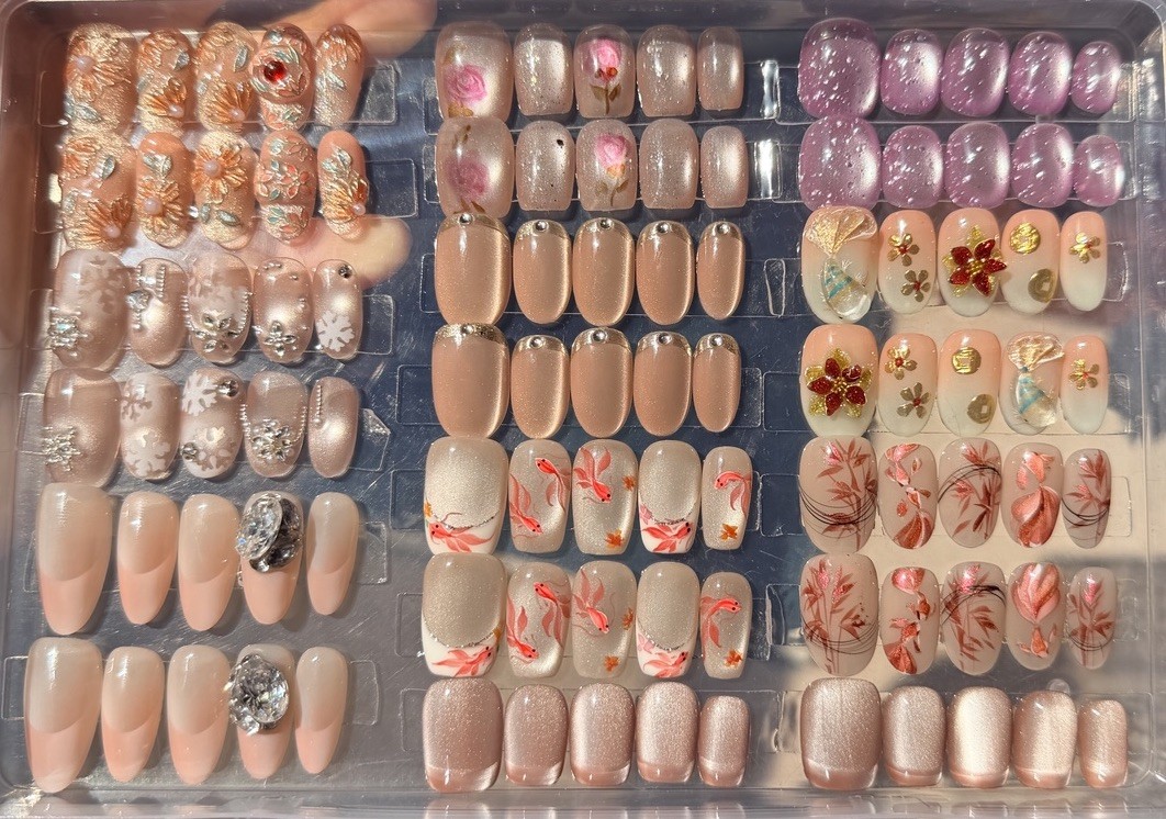 USED press on nails short handmade with box, slightly used, 20 sets, size M