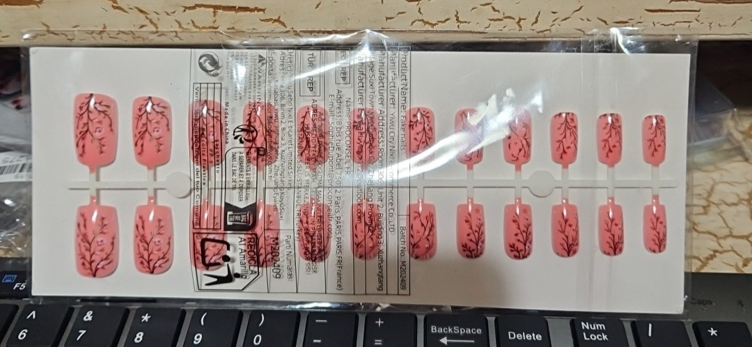 24 Pcs Press-On Nails Medium Square Glossy – Dusty Pink w/Floral Print NOT 3D