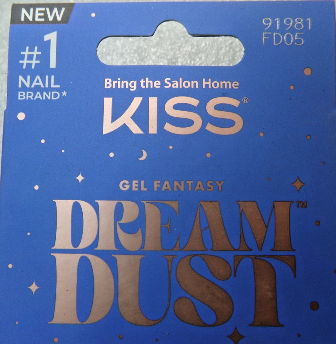 KISS Dream Dust NAILS Shiny Iridescent Pearly White GLUE ON Short LENGTH