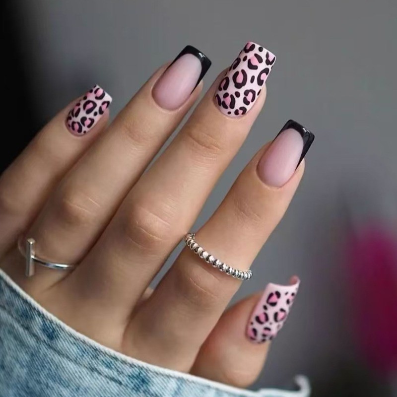 48pcs-Matte Pink Leopard Print Press on Nails, Square with Black French Tips