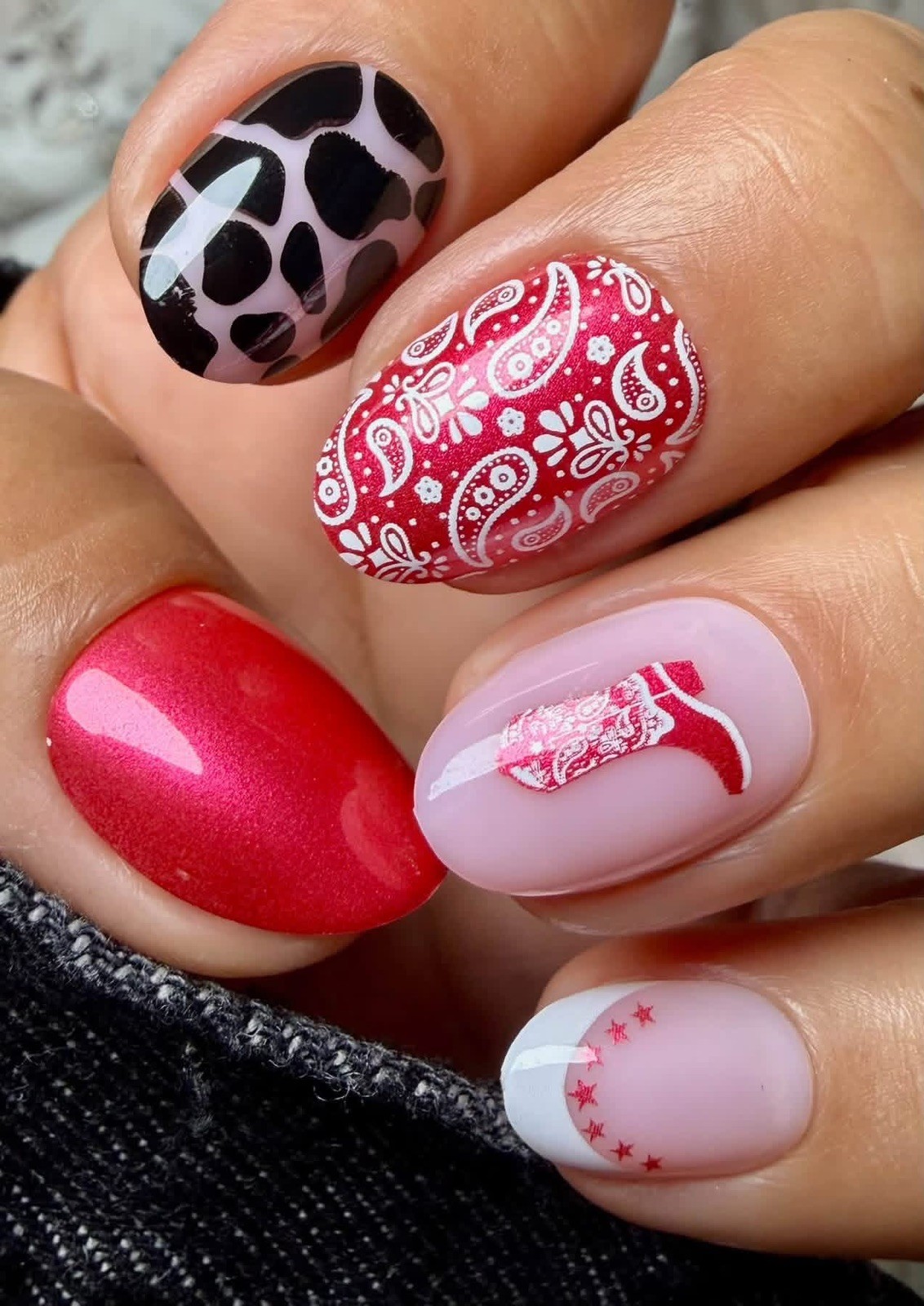 Red Aspen Reusable Nail Dashes, Pop On Short Almond, Paisley & Pearls Preston