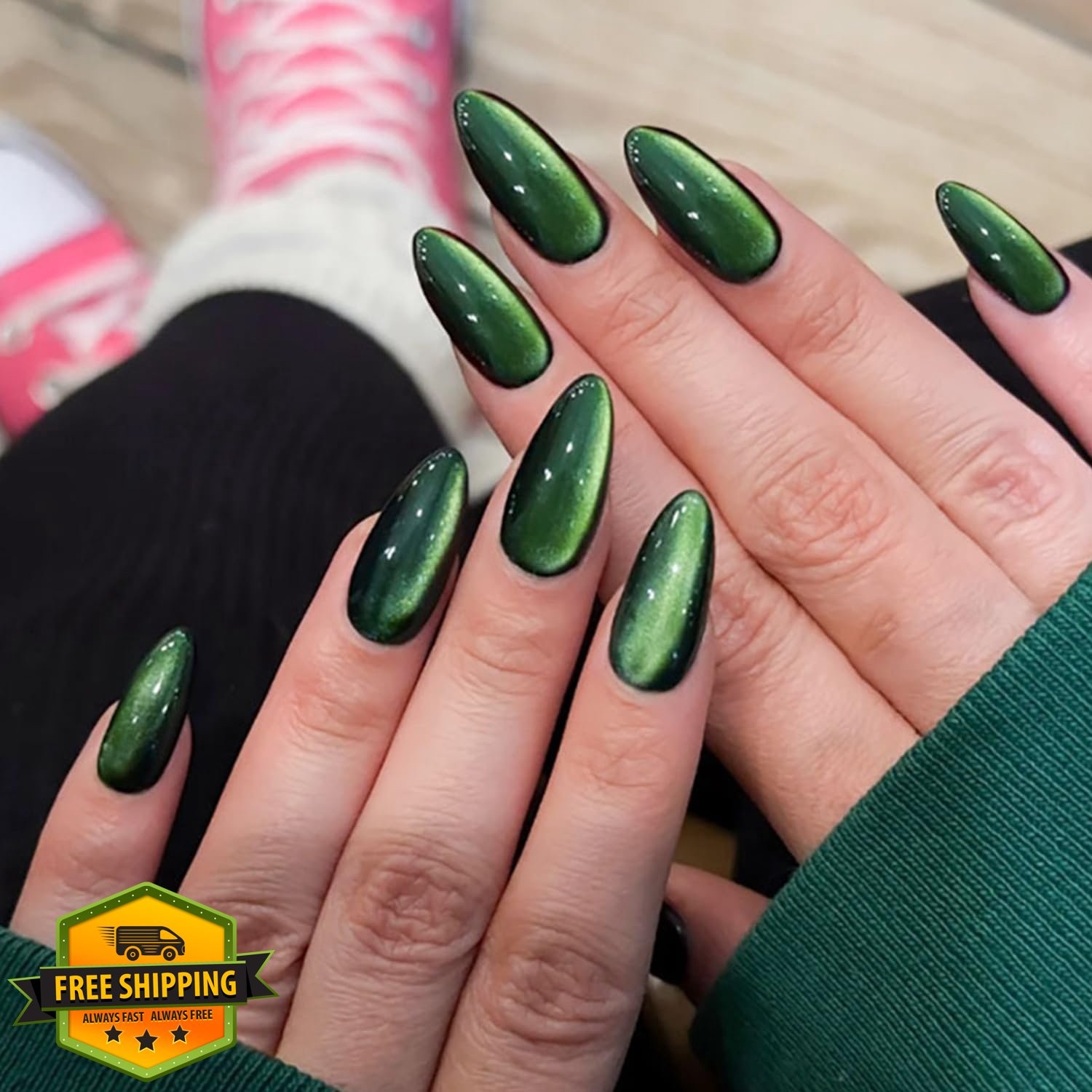 OSTTMA Green Press-On Nails Medium Almond Green Gem