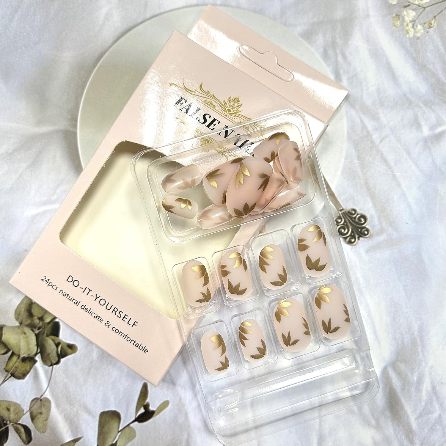 Press on Nails Short Length Almond Shaped Artificial Acrylic Fingernails Gold Le