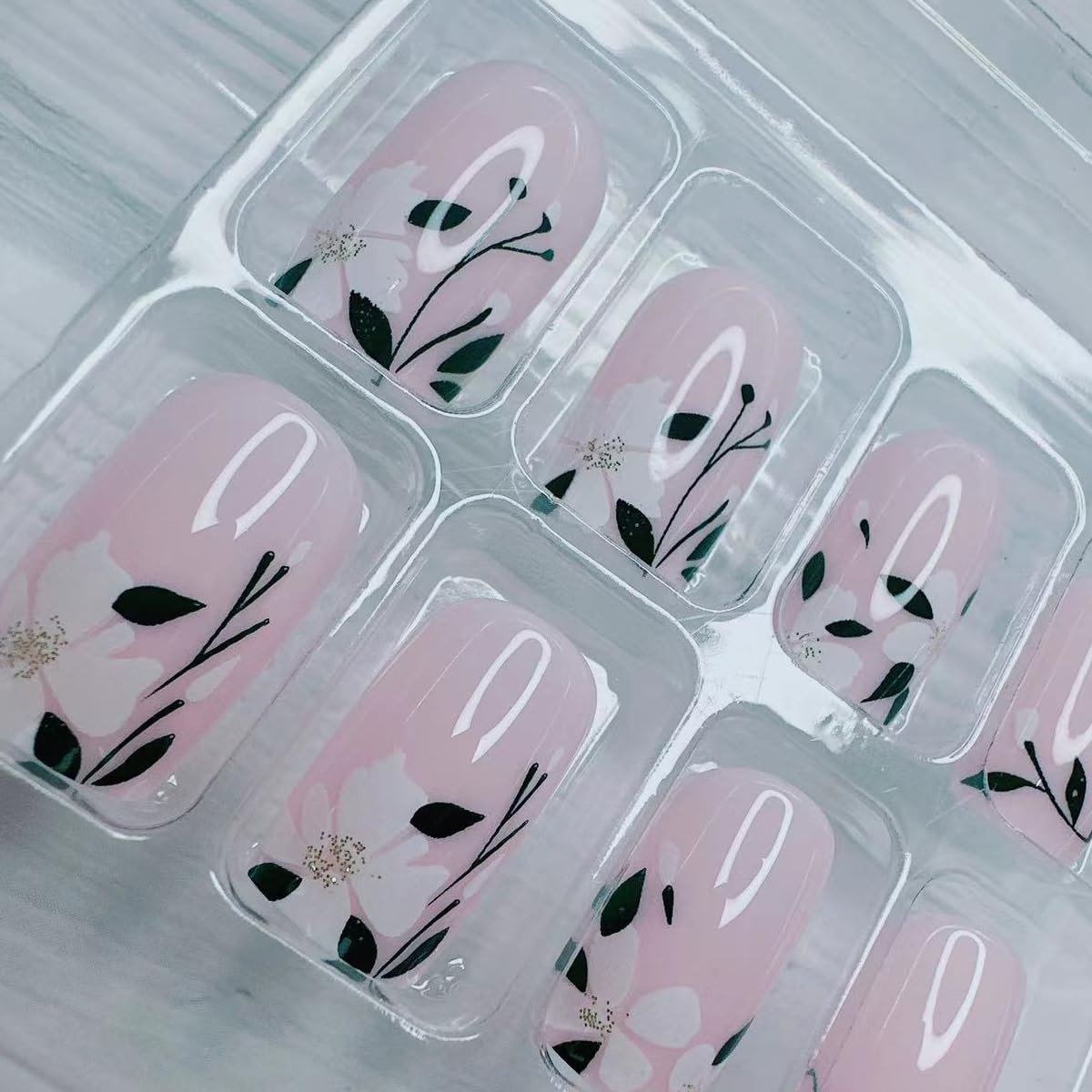 Light Pink Press on Nails Square Medium Fake Nails,French Tip Glossy Flower F…
