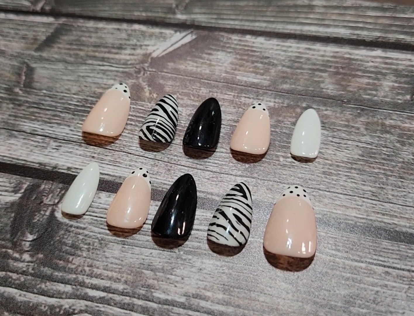 Short Almond Glossy Press-On Nails Nude Black White Zebra Print