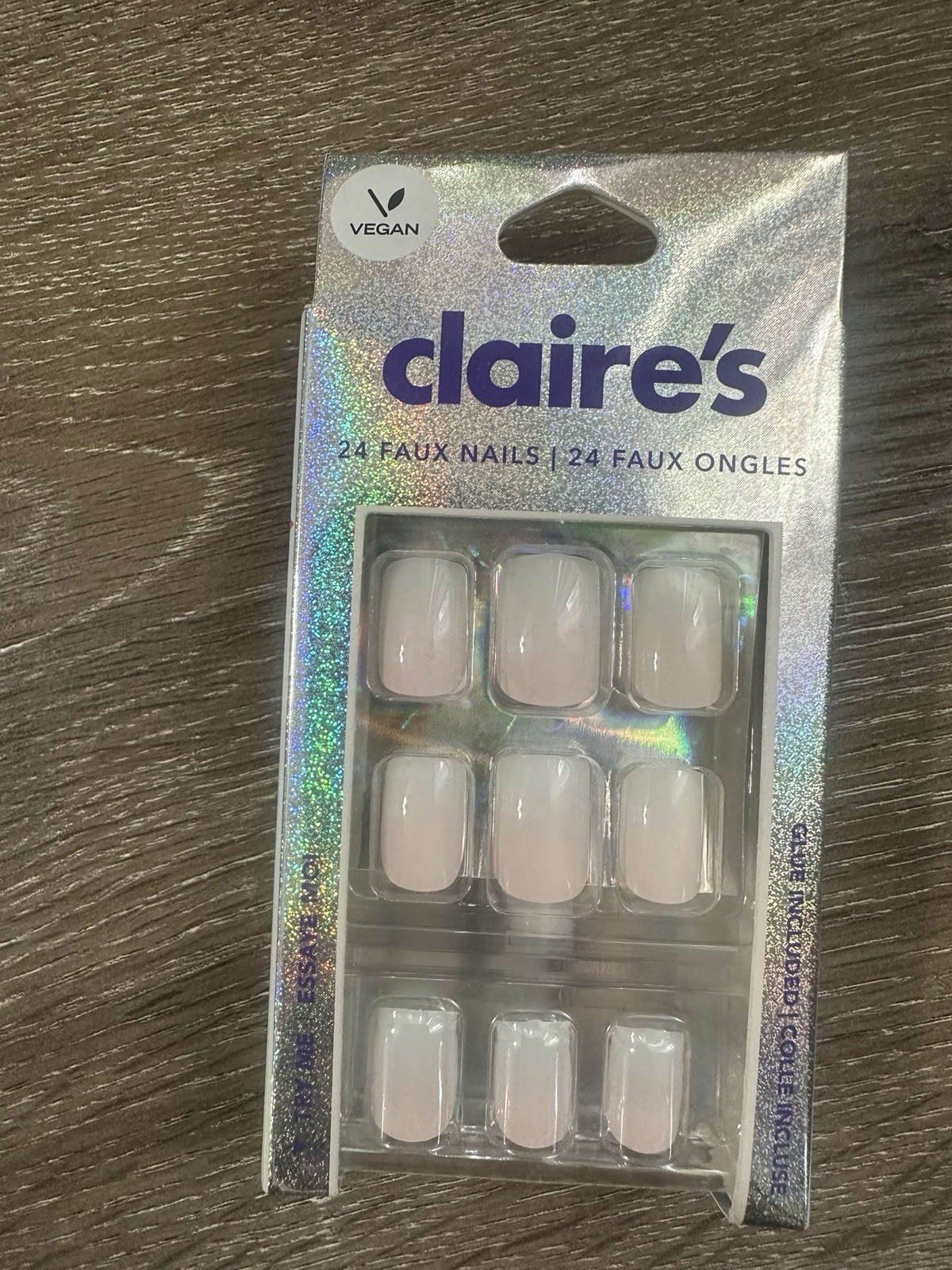 White Claire’s Nail Set (24 FAUX NAILS) *READ DESCRIPTION*