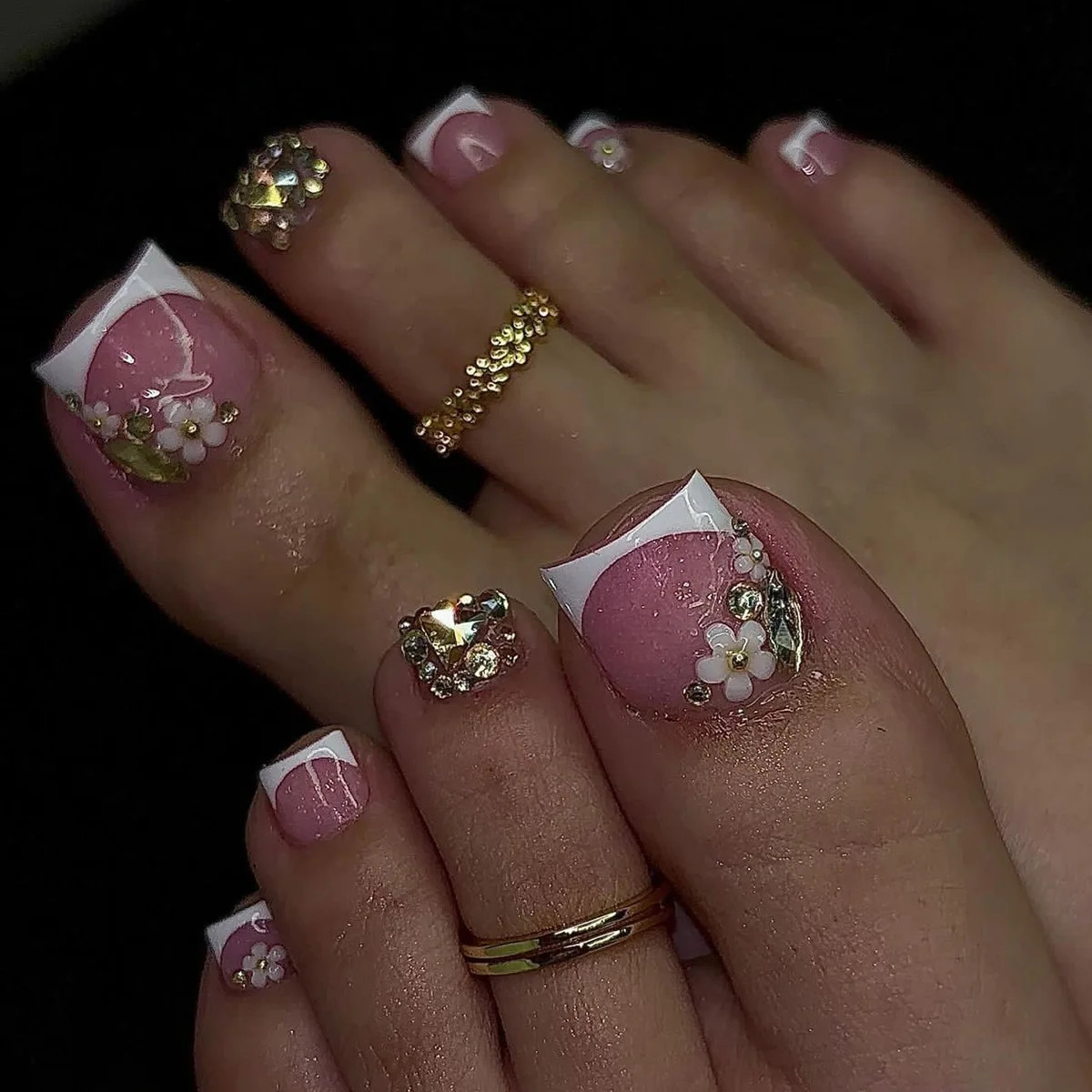 White French Nude Pink Short Fake Toenails Shiny Rhinestone Summer Flower Toe Fa