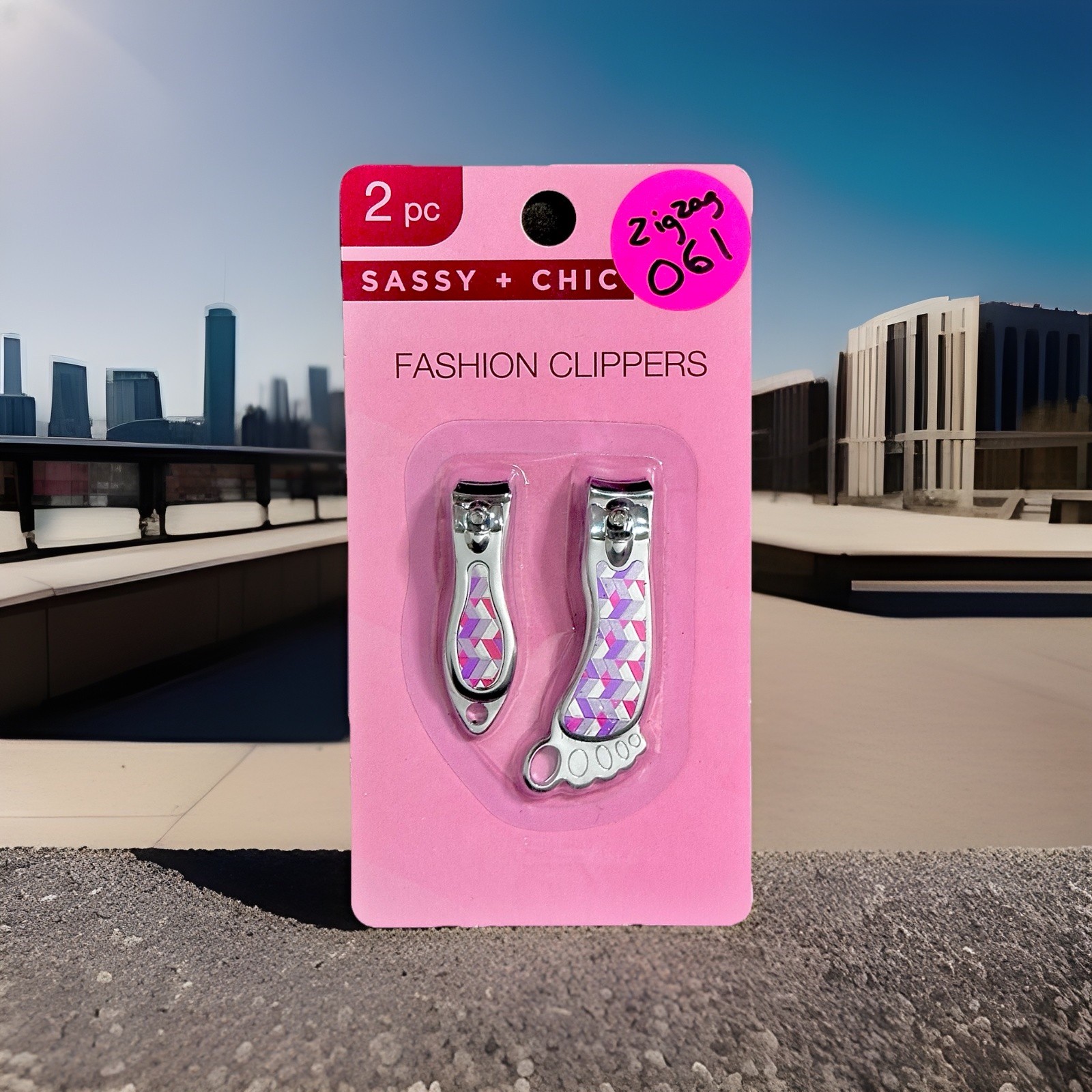 NAIL CLIPPERS Sassy + Chic (2 pcs) Rainbow Hearts Foot Shaped BRAND NEW
