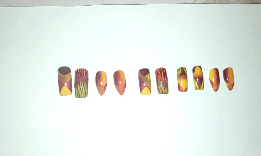 Presson nails |90s Vibes |violet & yellow |Medium size |reusable |Kawaii KFN✊