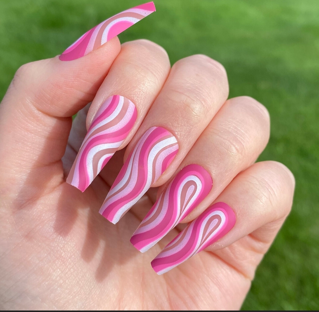 24 Press on nails Kit w Glue Pink Swirl lava lamp groovy 70s hippy boho