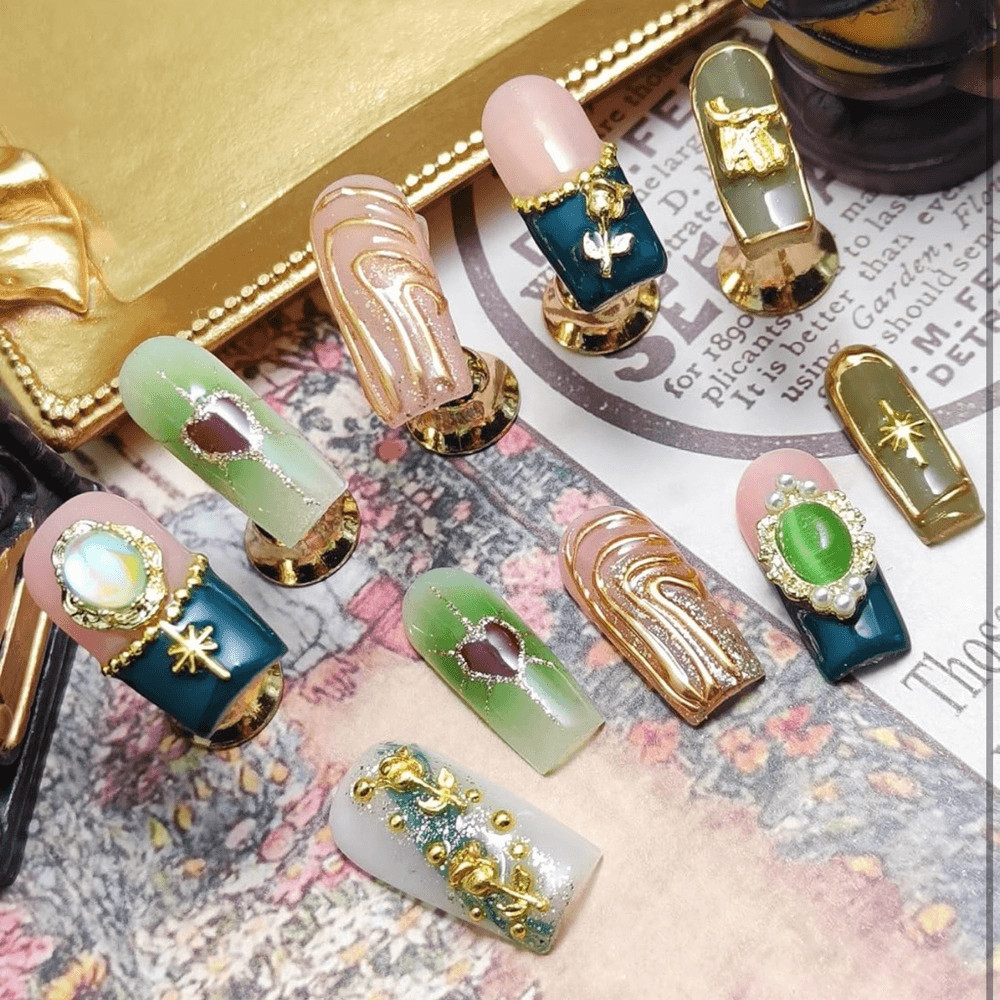 SMALL Green Royal Theme Nail Design Square Press-On Nails Hexagram Nail Art