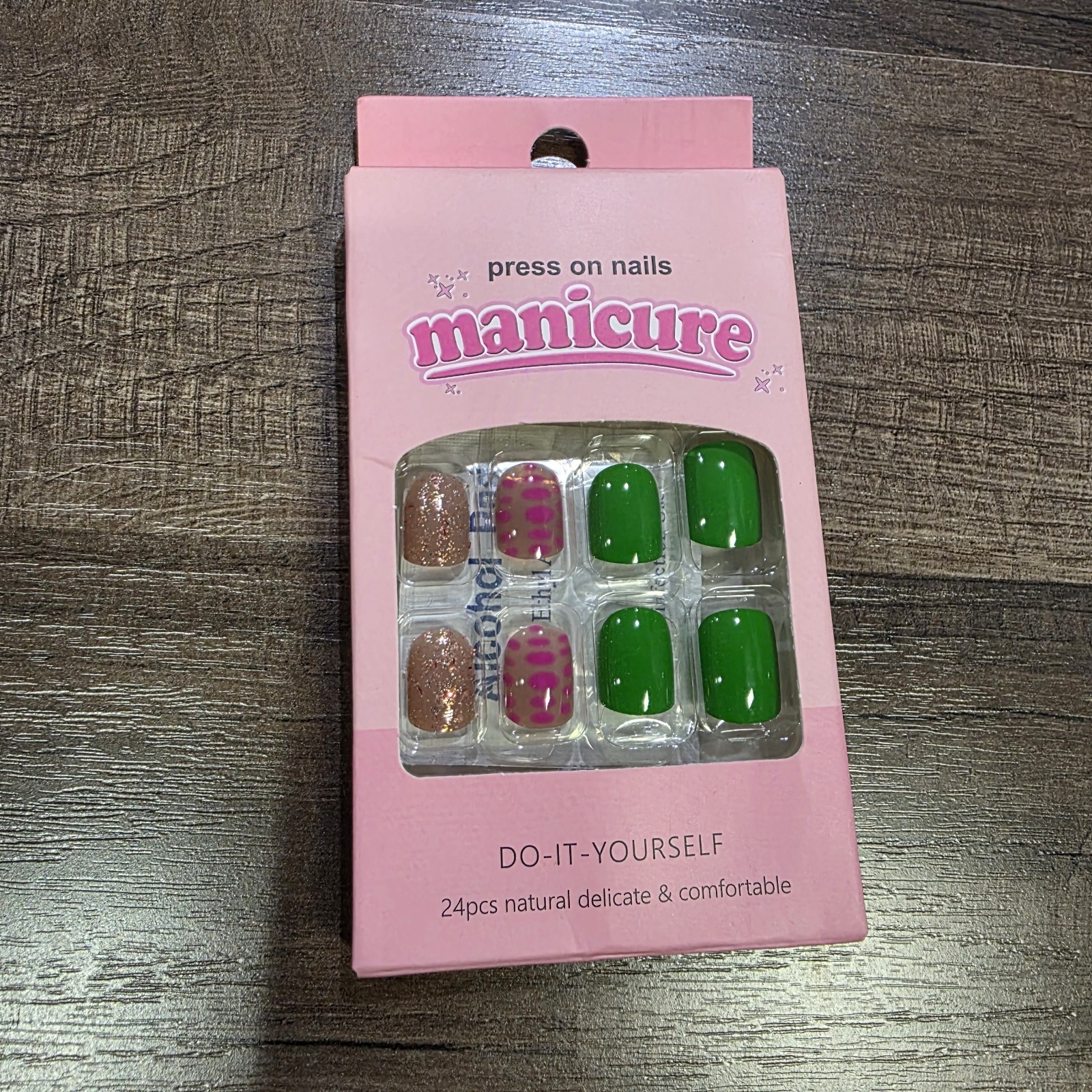 24 Pcs Manicure Do It Yourself Press On Nails Natural Delicate & Comfortable