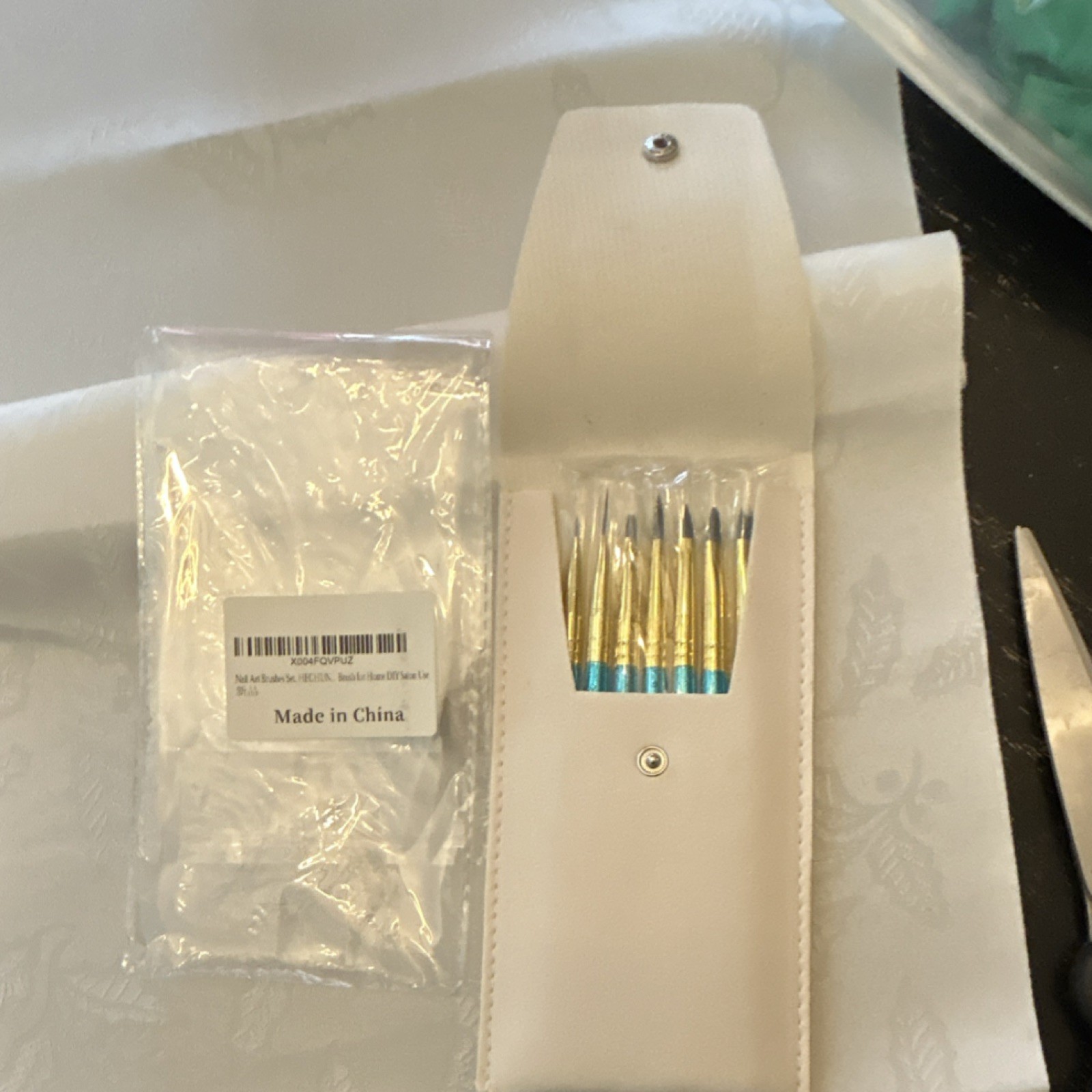 HECHUN Glitter Nail Art Brushes Plastic Brush Set Blue/Gold w/ White Case