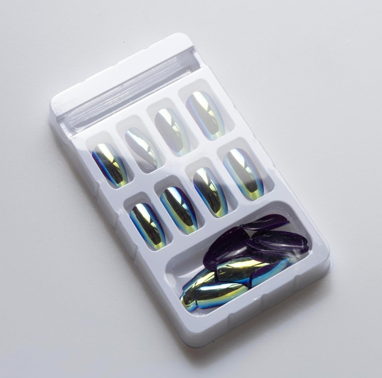 LEBON Radiant Chrome Press on Nails Short Fake Acrylic Almond 24 Pcs (No.11 TEAL