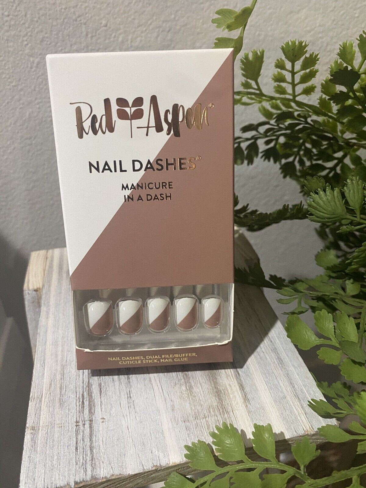 Red Aspen – CONNIE CASUAL – Pop-On Manicure – NEW/SHORT/SQUARE