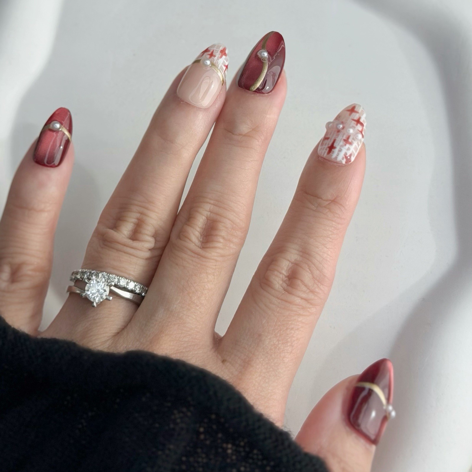 Handmade Red Brown Press-On Nails With Pearls Glossy Short Almond SizeM Reusable