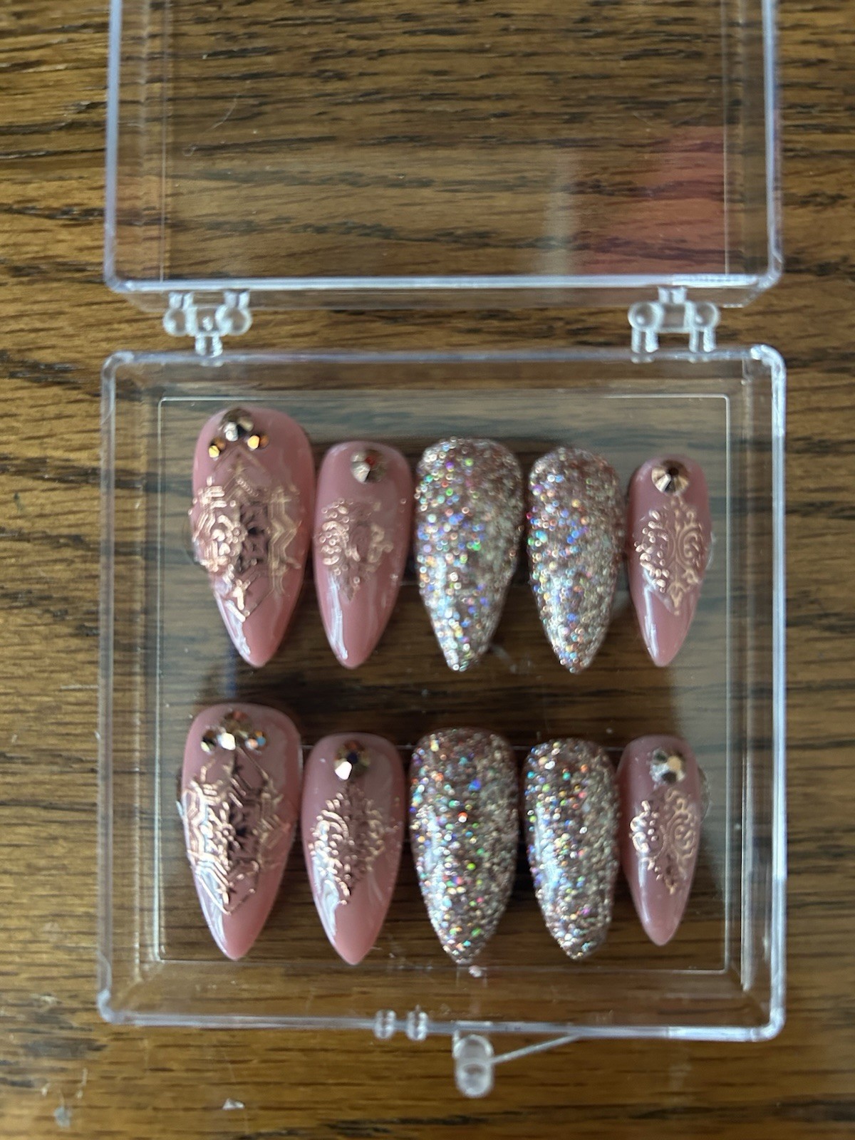 Z NAILZ! Handmade M Stiletto Flesh Tone/glitter Press On Nails