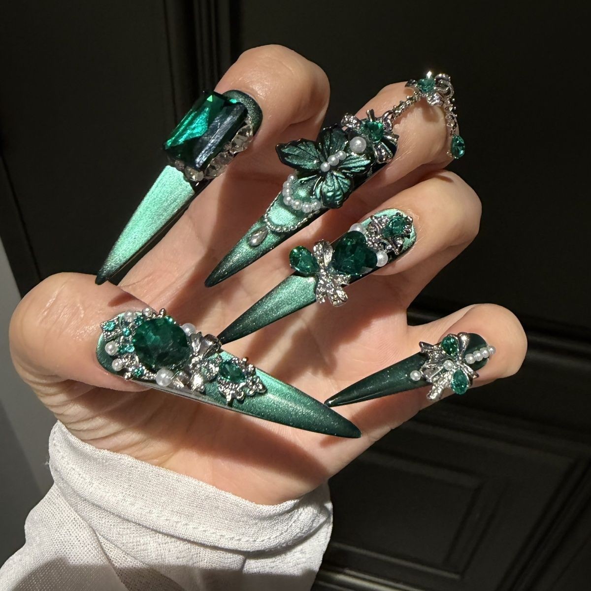 Luxury Lake Blue Cat Eye Handmade Press On Nails With Diamonds Chain