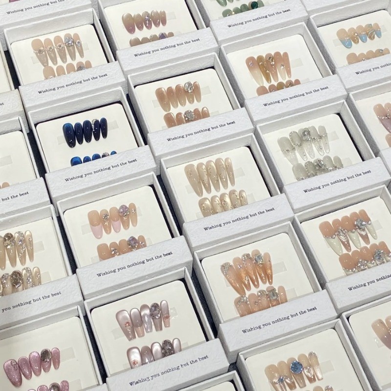 40 Pieces of Nail Art with Random Hand-pressed Stud Combinations for Nail Art