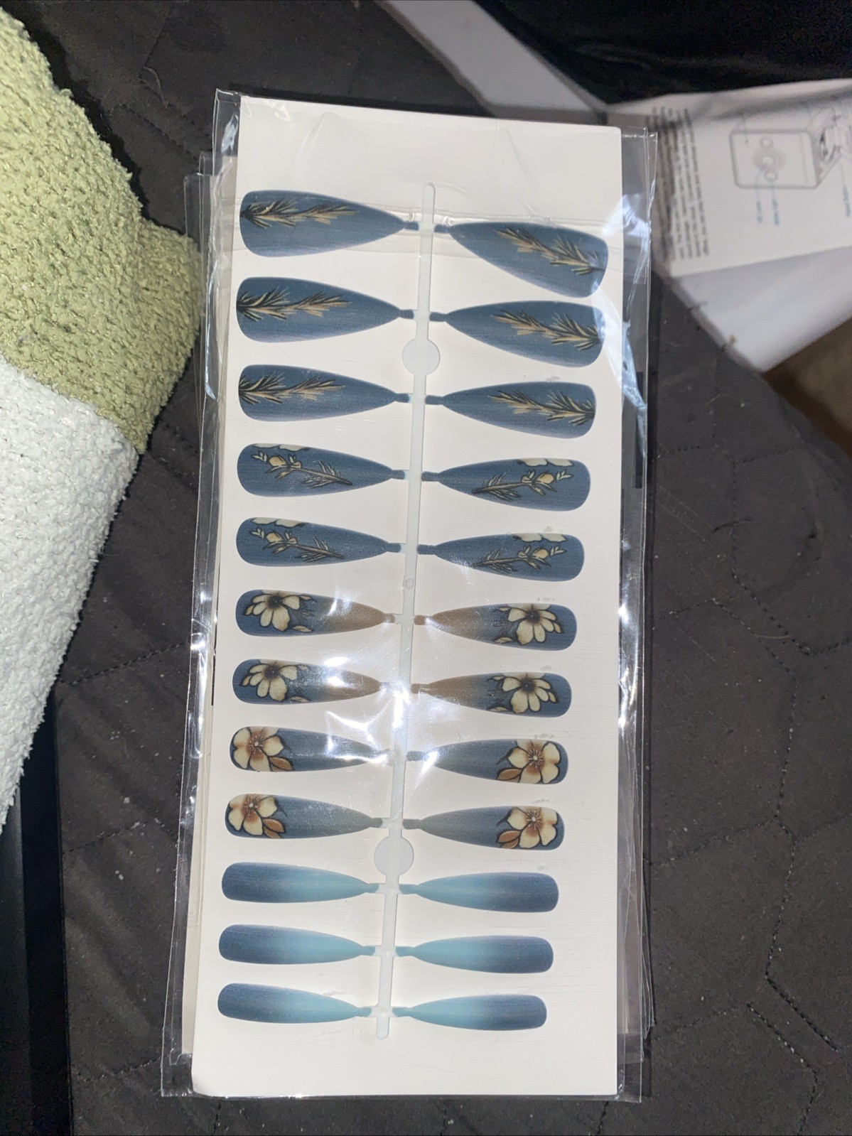 Long Almond Blue Grey Floral Nail Tips 24pcs Gradient Nails With Glue & Tabs