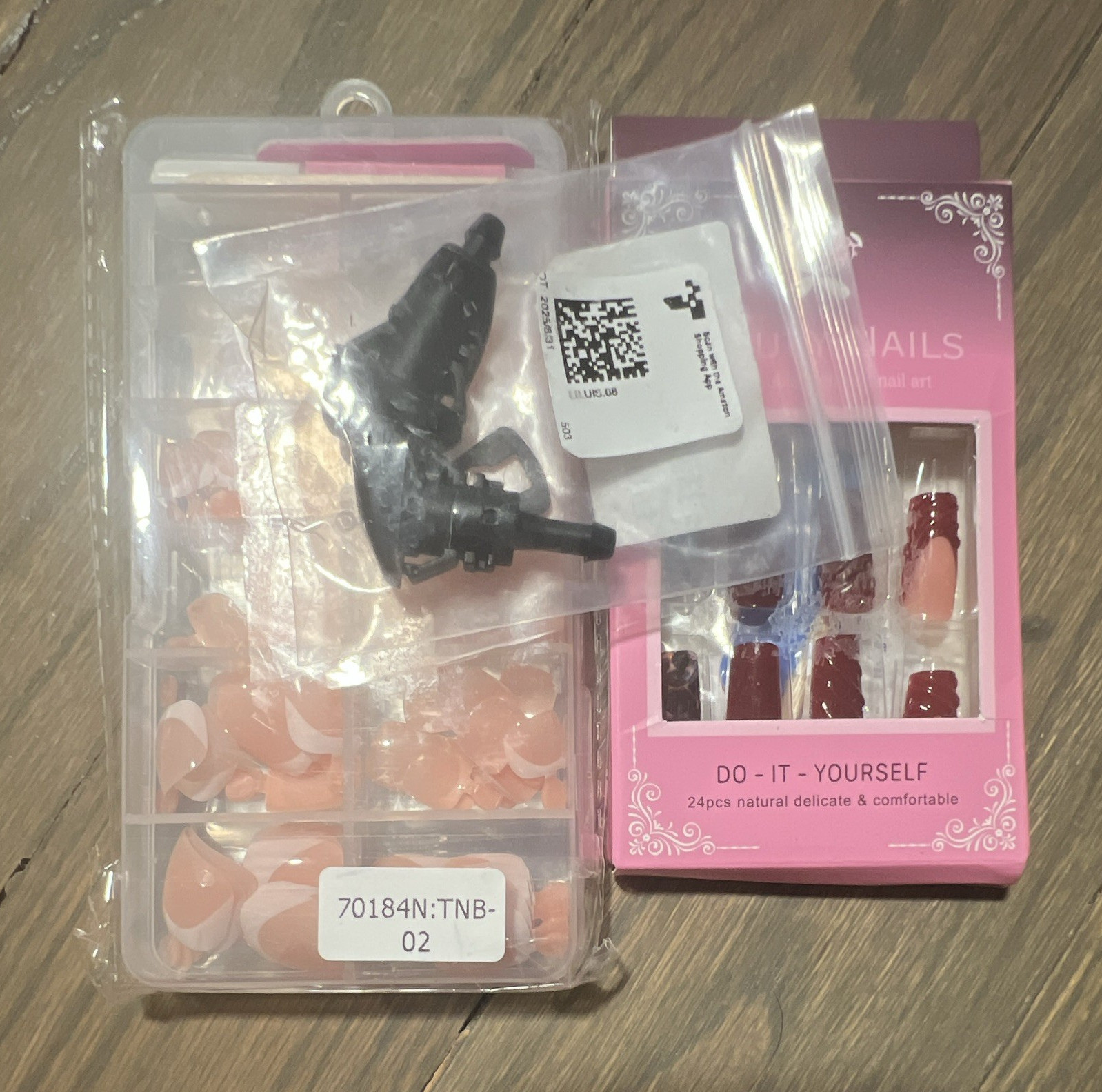 Press-On Nails 24pcs Nude/Burgundy/Blue Shiny Coffin Medium French Plastic
