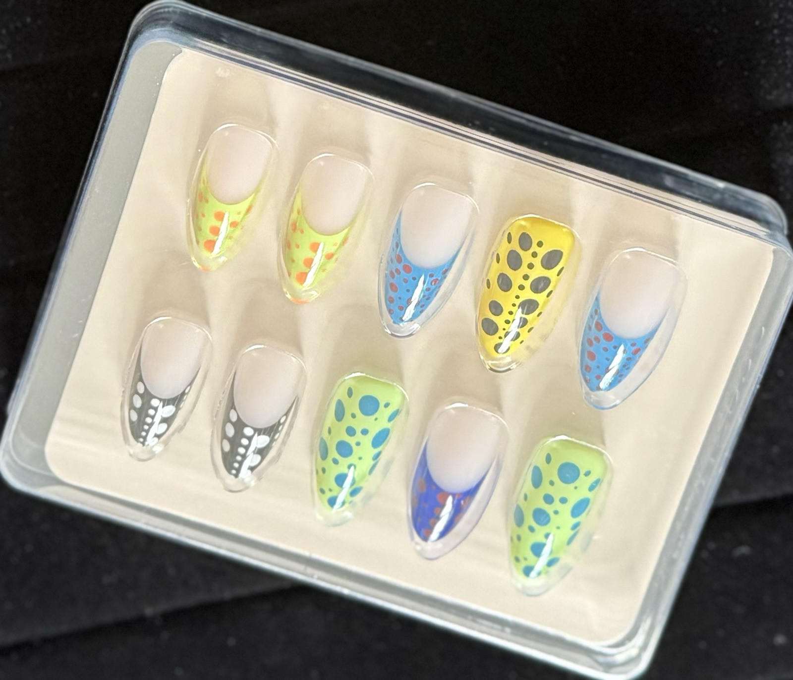 Press On Nails, Sassy MyPrettyLittle Digits~Includes Free Gifts❣️