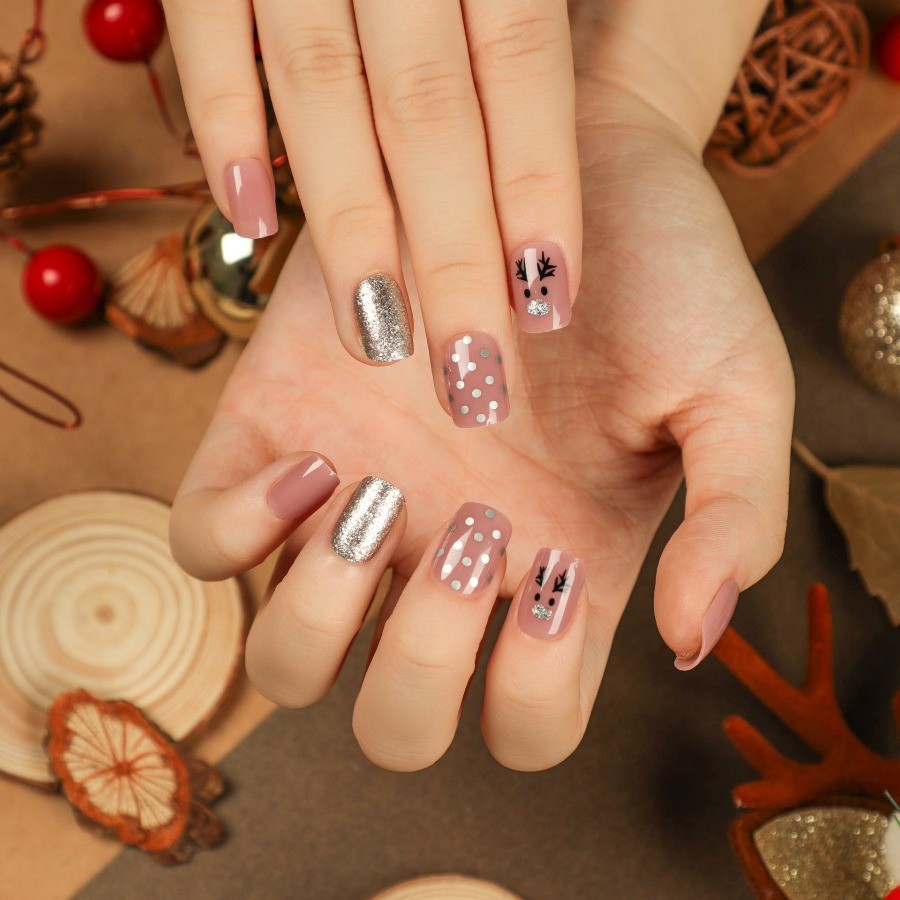 48pcs-Holiday Reindeer Press on Nail, Short Square Nude Pink with Silver Accents