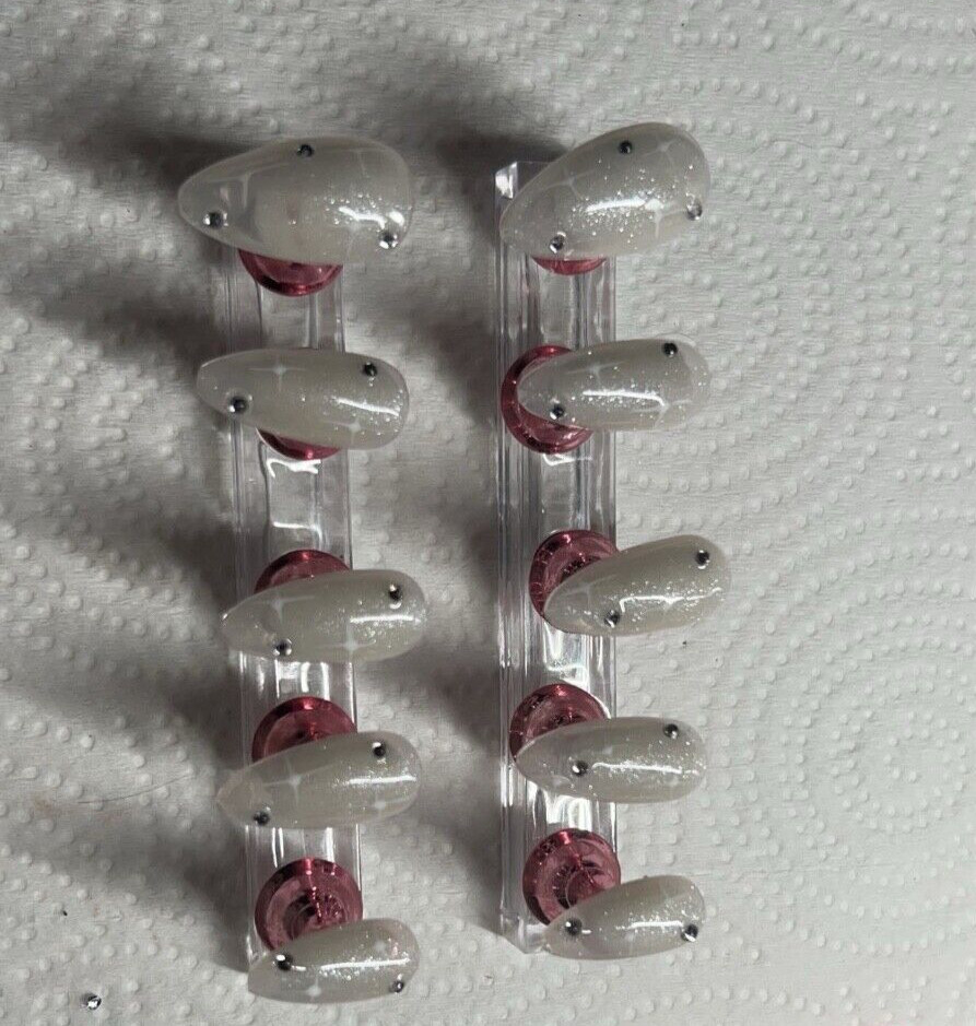 Medium Almond Gel Press on nails| Sparkly|Gems|Handmade