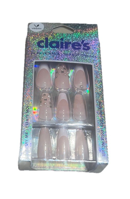 Claire’s 24 Faux Glue On Nails ,French Tip 💋💄💓💋💄