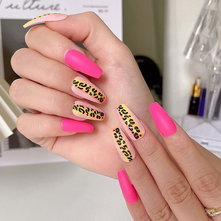 Wild romance pink and leopard nails|Nail art|DIY nails|Dating nails|Pink&Leopard